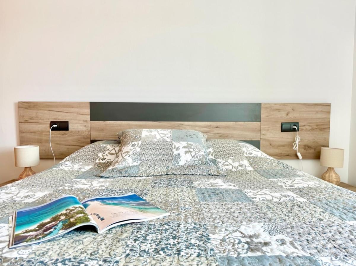 Apartament Marina Park Roses Zewnętrze zdjęcie